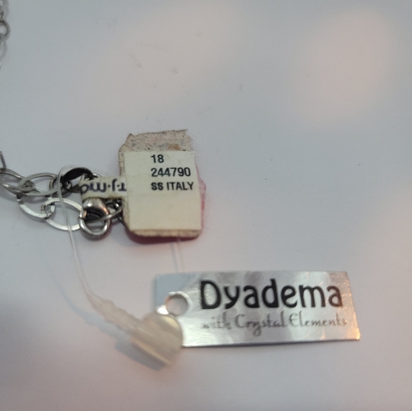 ITALIAN HANDCRAFTED CRYSTAL NECKLACE ON STERLING SILVER CHAIN - Picture 10 of 14